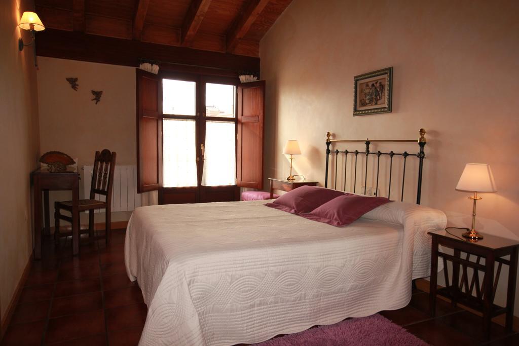 Casa Rural El Meson 브리오네스 객실 사진